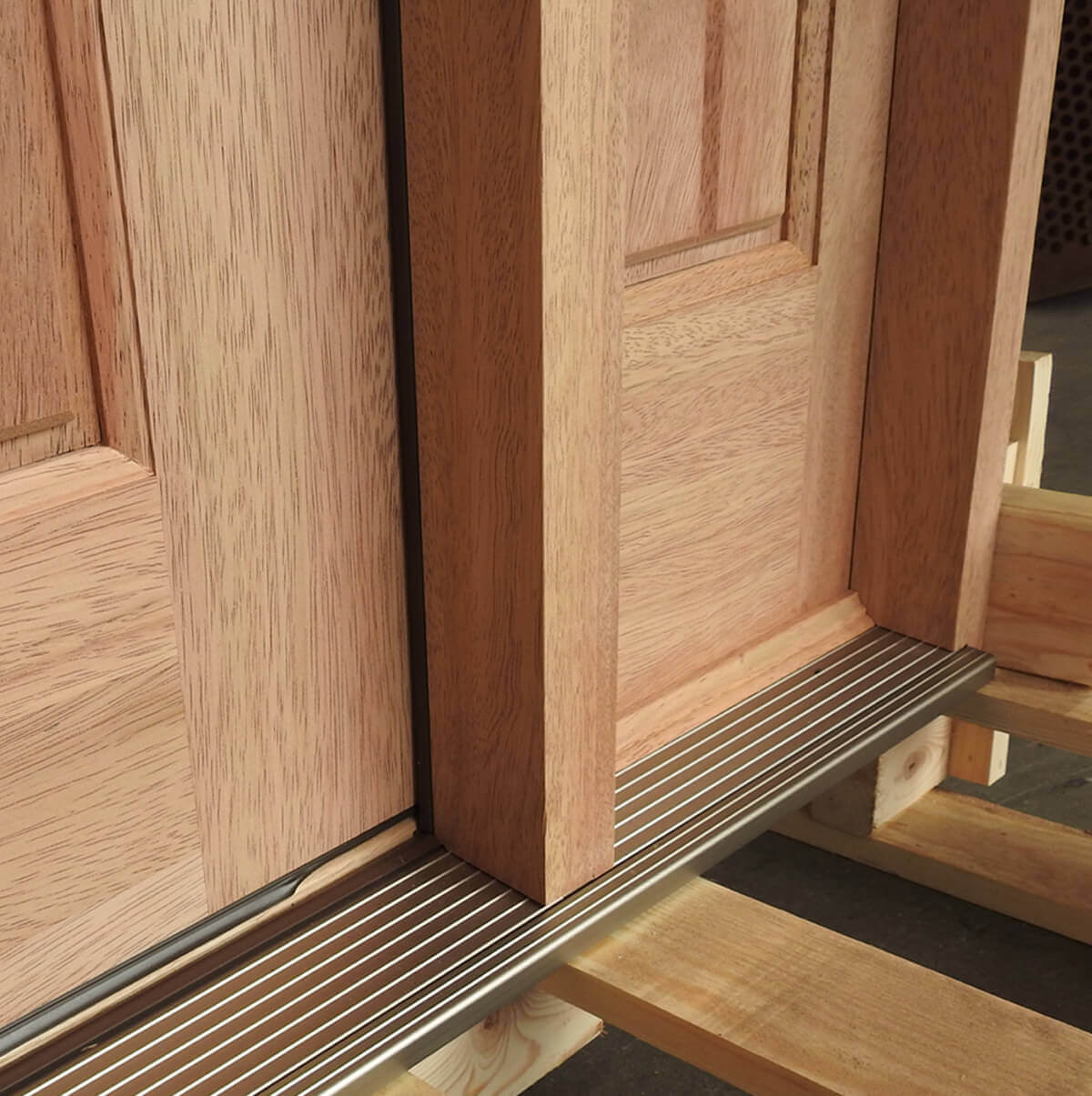 Rustic Mahogany Door Unit Prehung Unfinished – Ready to be installed - Image 3